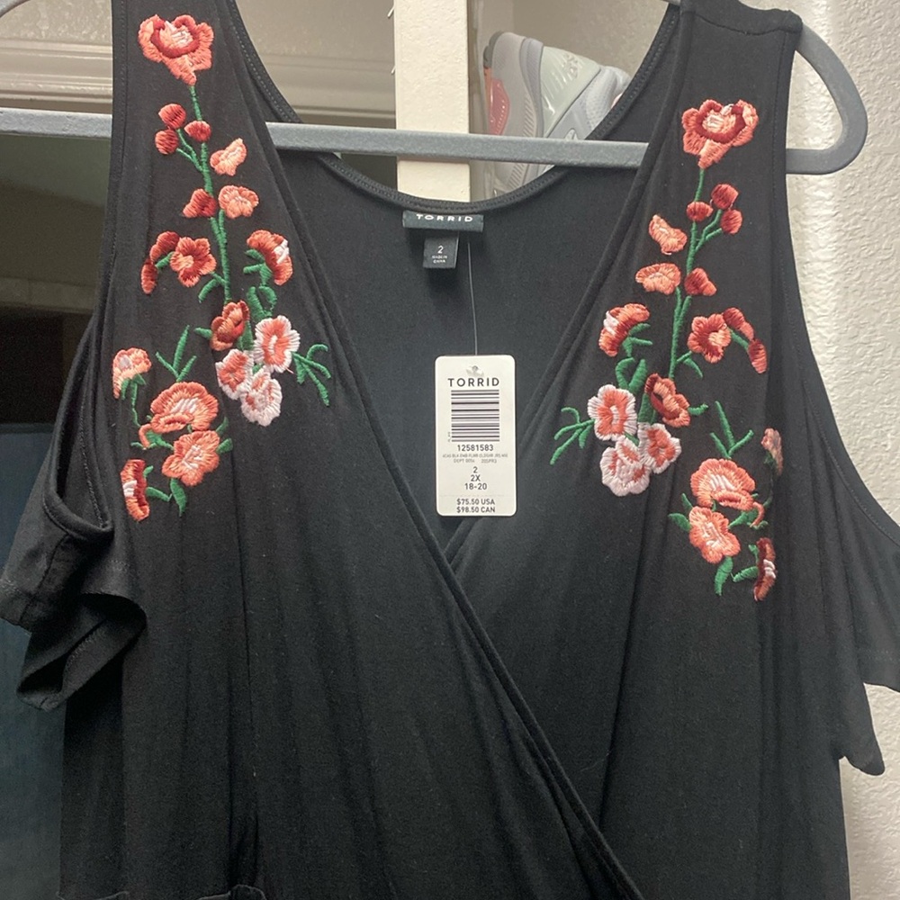 Women’s black embroidered flower maxi cold shoulder dress